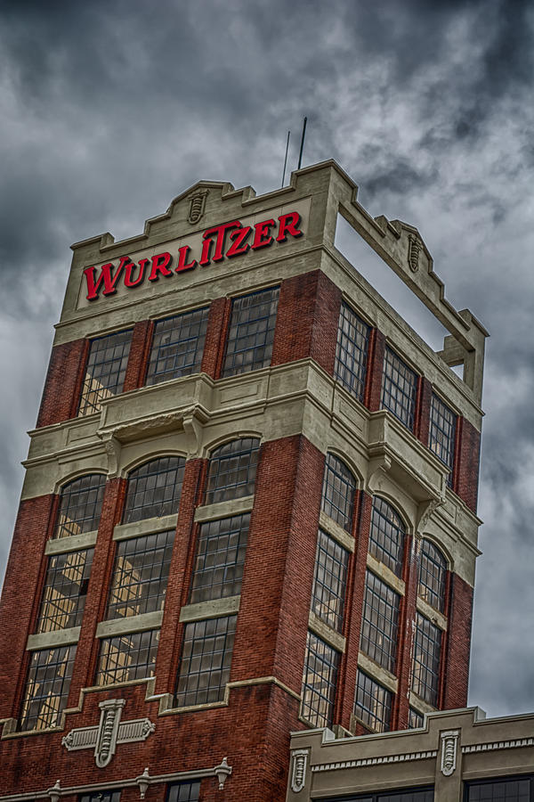 Buildings Photograph - Wurlitzer 4752 by Guy Whiteley