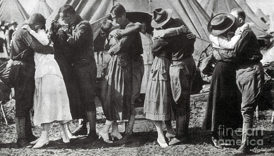 History Photograph - Wwi, Doughboys Kiss Sweethearts Goodbye by Science Source