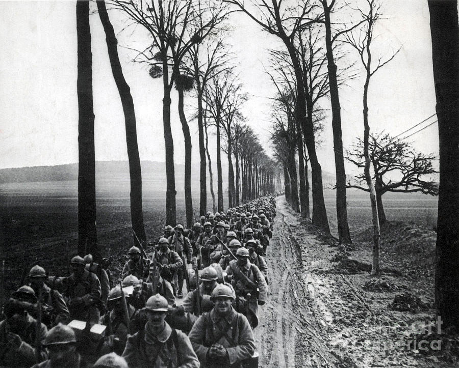 Wwi, French Infantrymen, Battle Photograph by Science Source