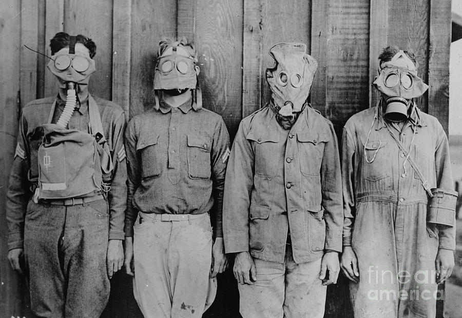 Wwi, Gas Masks Photograph by Science Source