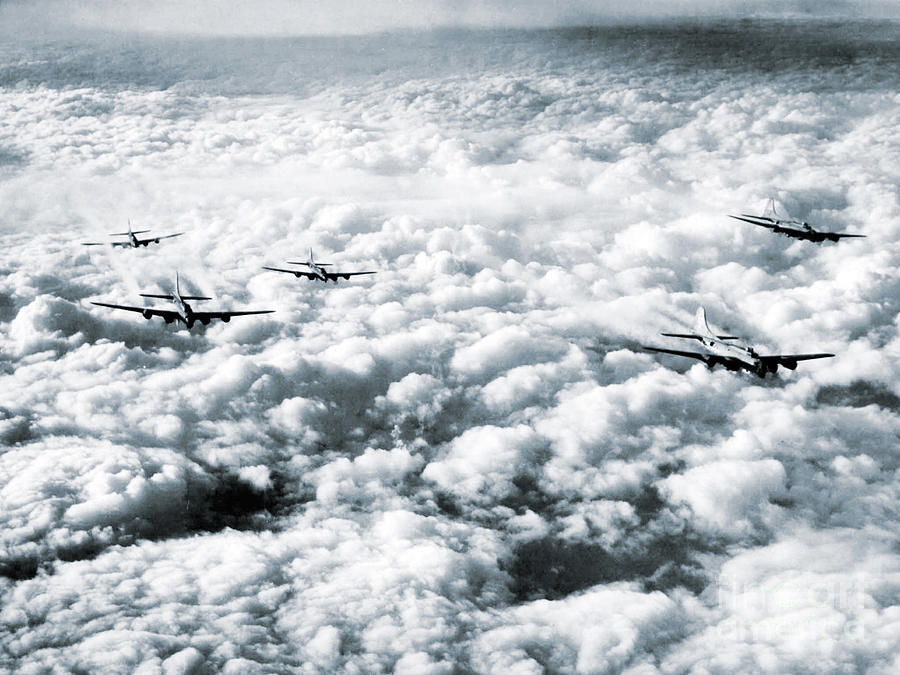 Wwii, B-17 Bombers In Flight Photograph by Science Source