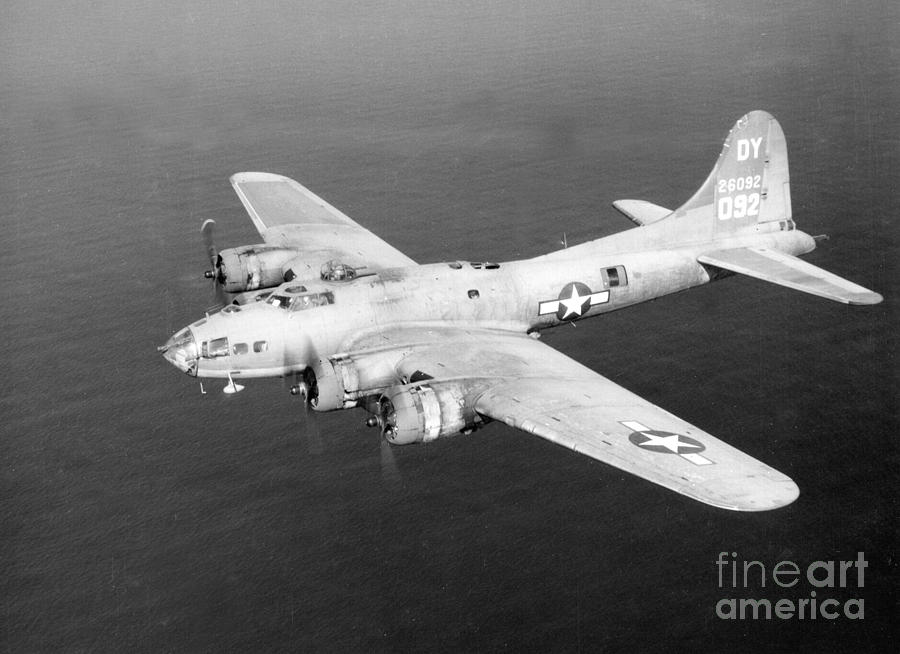 Wwii, Boeing B-17 Flying Fortress, 1940s Photograph by Science Source