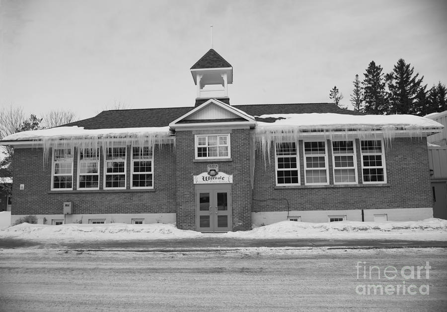 Black And White Photograph - Wyevale Central Public School by Elaine Mikkelstrup