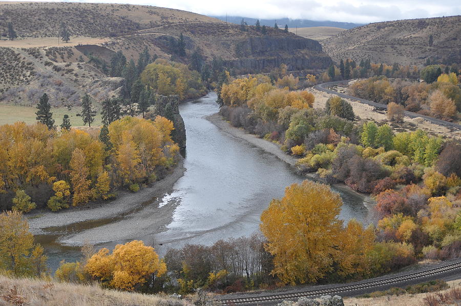 Rivers Photograph - Yakima River Colors by Brent Easley