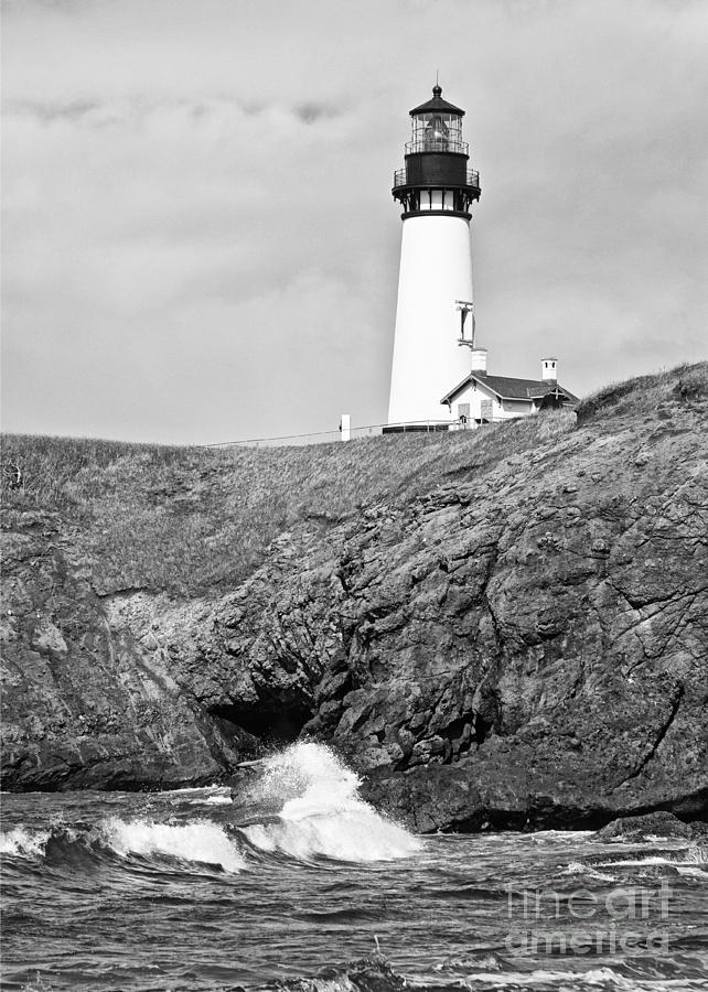 Yaquina Lighthouse Photograph - Yaquina Head Lighthouse by Jamie Pham