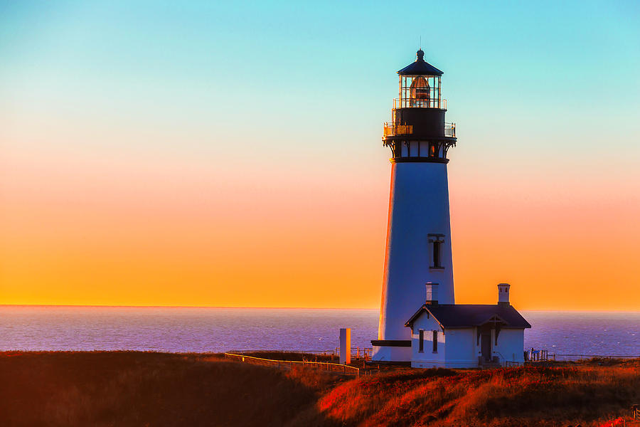 Yaquina Head Lighthouse Oregon Photograph by Garry Gay