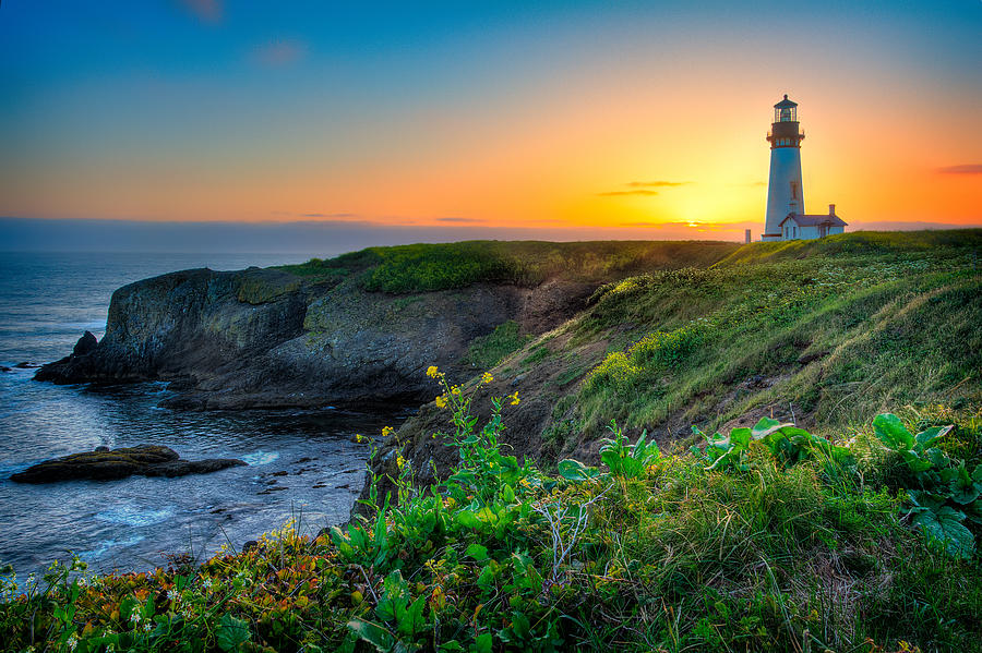 Yaquina Lighthouse Sunset Photograph by Michael Ash