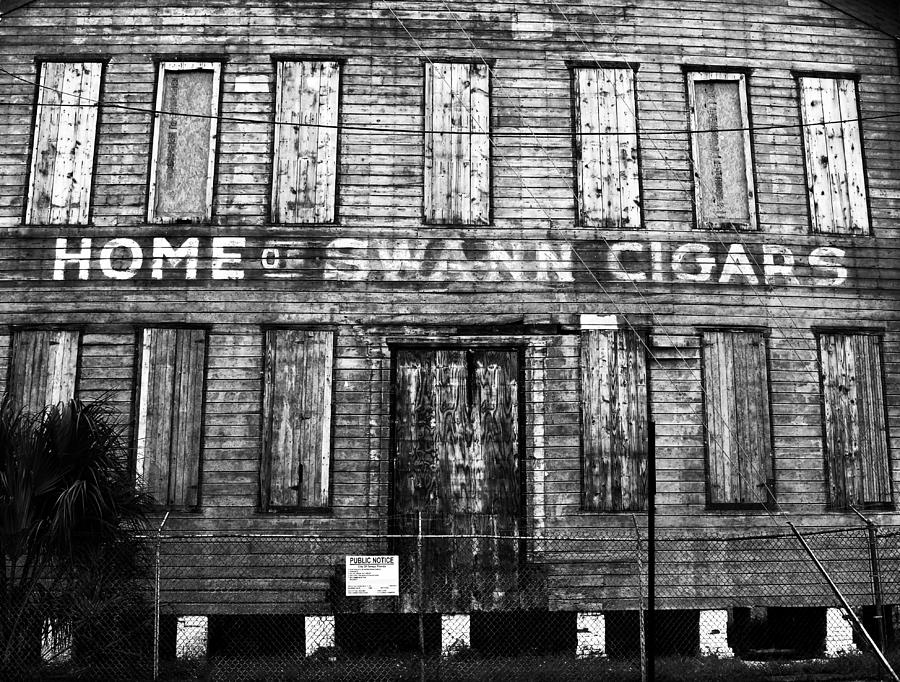 Home of Swann Cigars Photograph by David Lee Thompson
