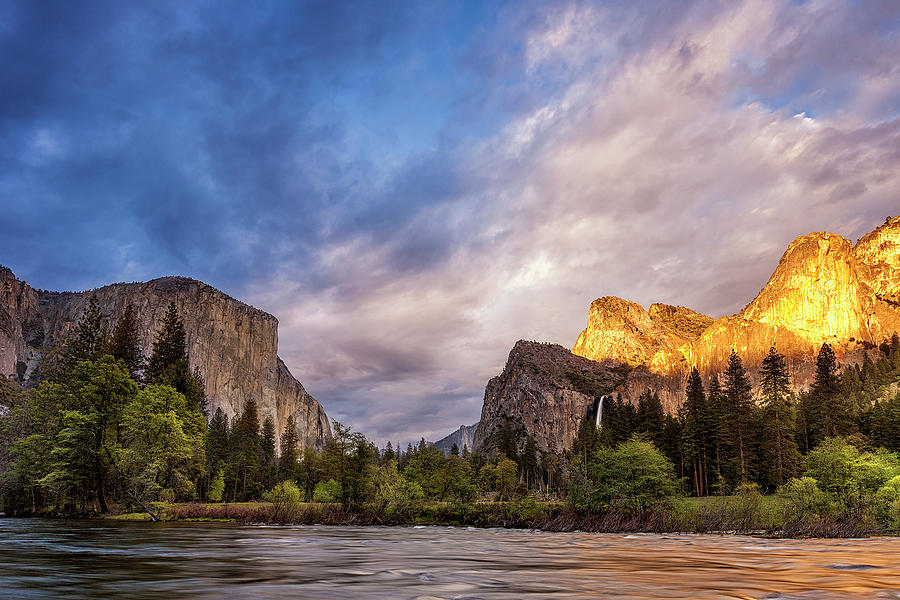 Yosemite Gates of the Valley Photograph by Andrew Soundarajan