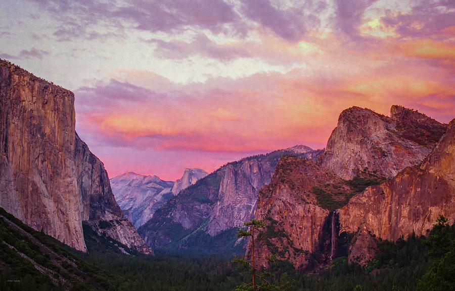 Yosemite Sunset From Tunnel View Photograph