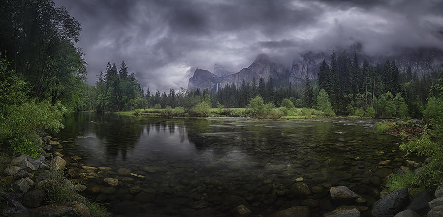 Yosemite National Park Photograph - Yosemite Valley View by Frank Delargy