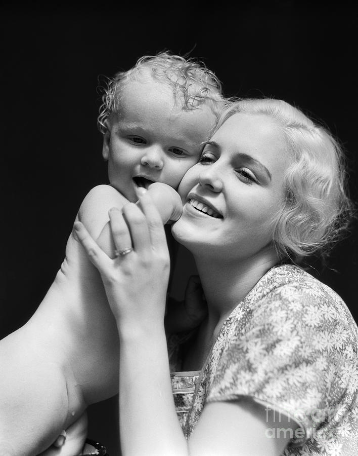 Young Mother With Baby, C. 1930s Photograph by H. Armstrong Roberts/ClassicStock