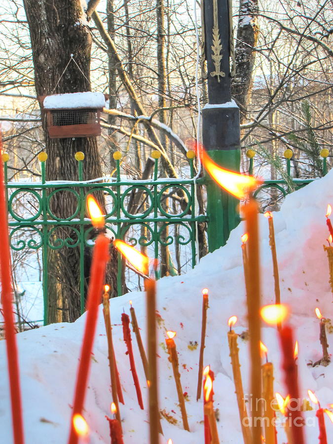 City Pyrography - YURY BASHKIN candles are lit for the holiday by Yury Bashkin