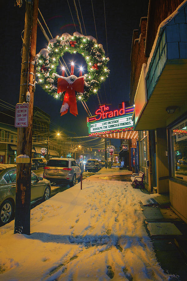 Pittsburgh Photograph - Zelienople Christmas by David Jugan
