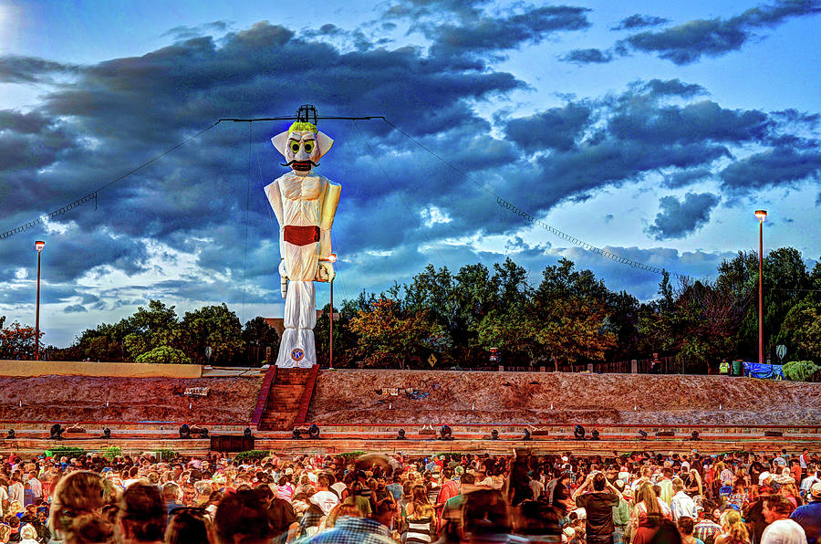 Zozobra At Twilight Photograph by Paul LeSage