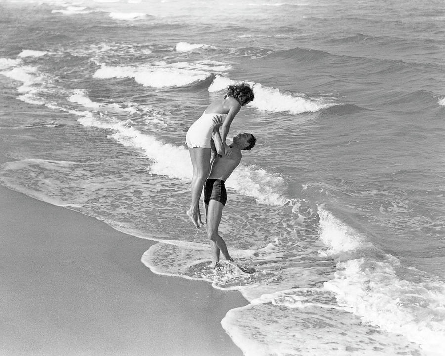 1930s 1940s Couple Wearing Bathing Painting by Vintage Images 1930s 1940s Couple Wearing Bathing Painting by Vintage Images