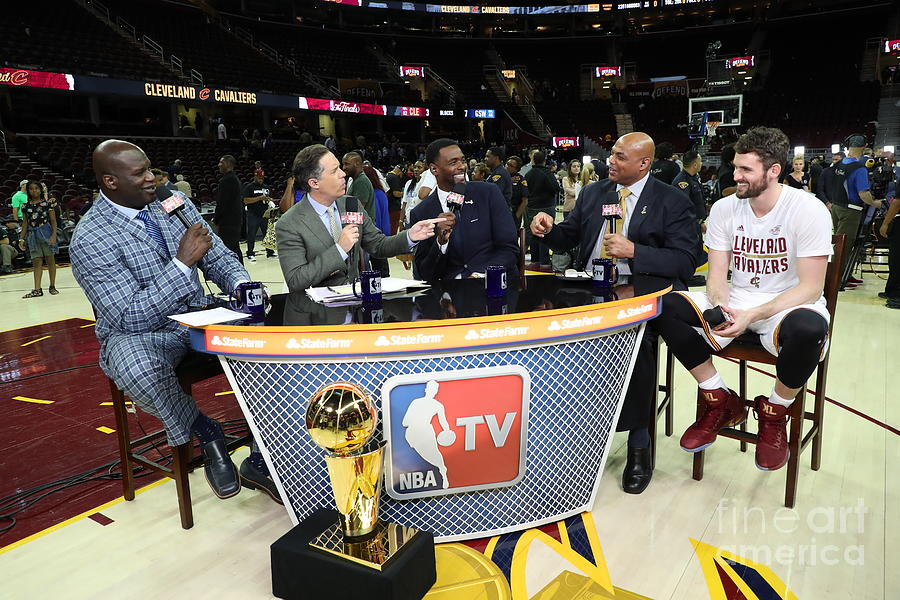 2017 Nba Finals - Game Four Photograph by Joe Murphy 2017 Nba Finals - Game Four Photograph by Joe Murphy