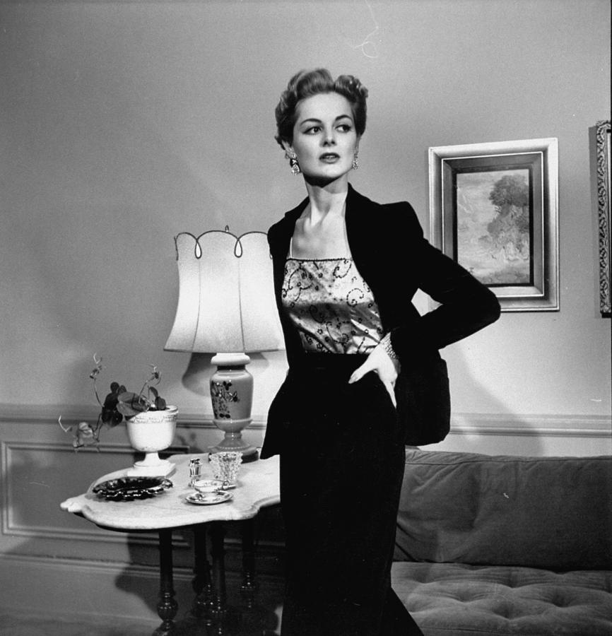 A Woman Wearing The Visible Half Of A Sl 1 Photograph by Nina Leen A Woman Wearing The Visible Half Of A Sl 1 Photograph by Nina Leen