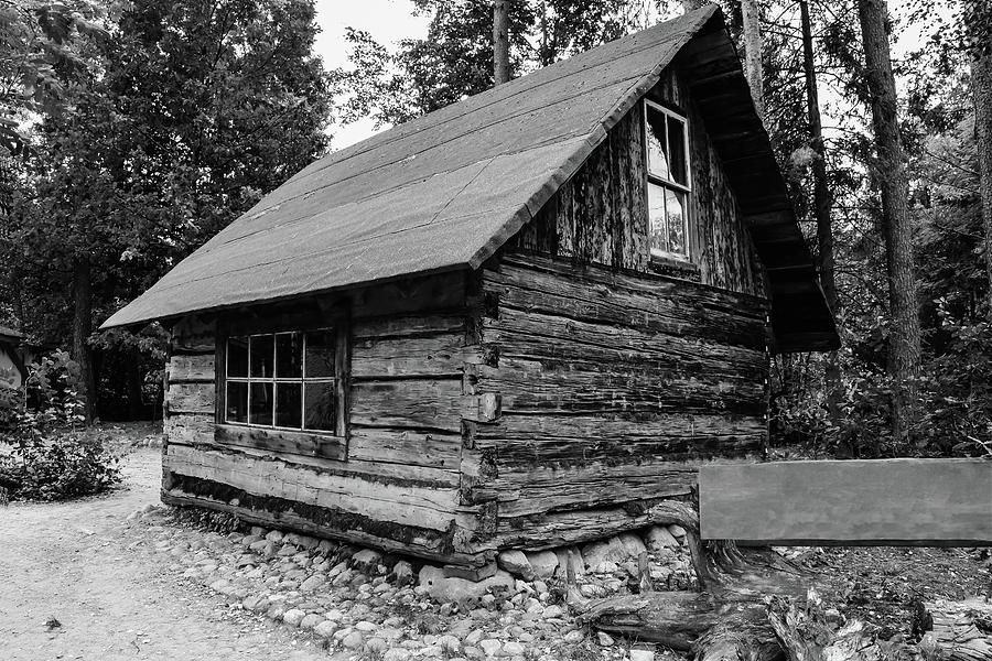 Abandoned Old Wooden House Cabin In The Woods Photograph By Robert