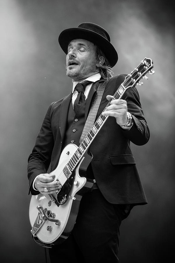 Acdc And Vintage Trouble Perform At #1 Photograph by Neil Lupin