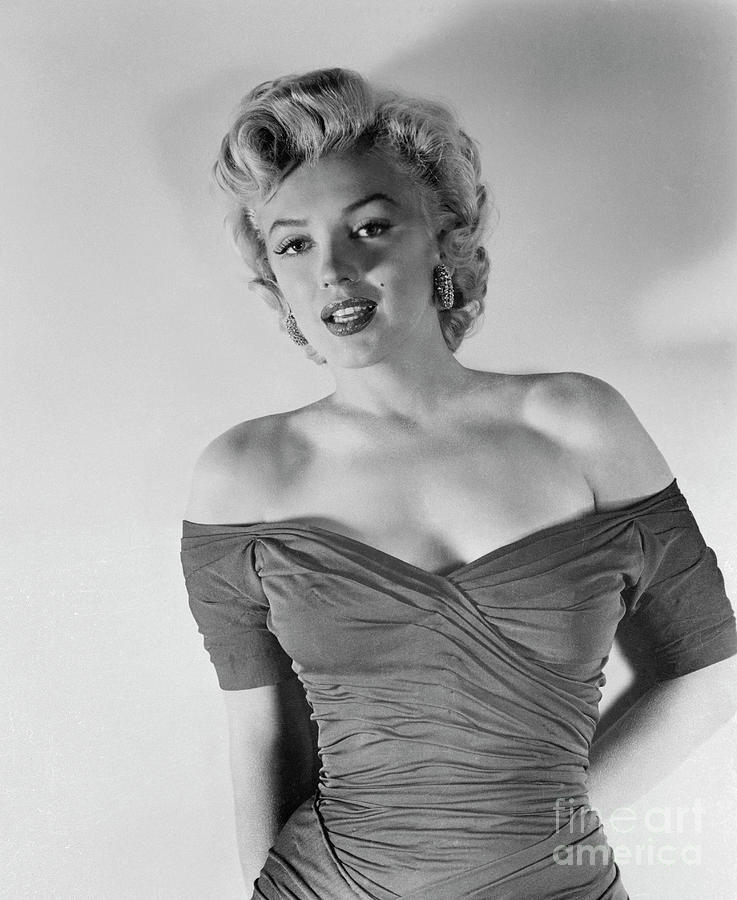 Actress Marilyn Monroe #1 Photograph by Bettmann