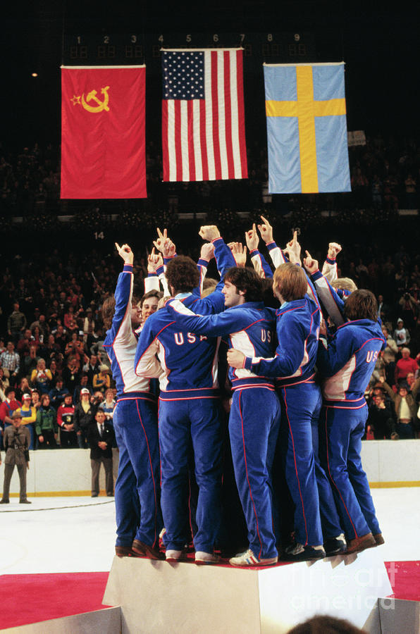 American Olympic Hockey Teams Posing #1 Photograph by Bettmann