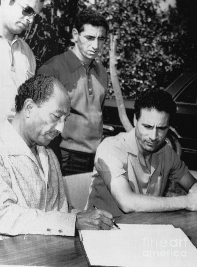 Anwar Sadat And Muammar Al-qaddafi #1 Photograph by Bettmann