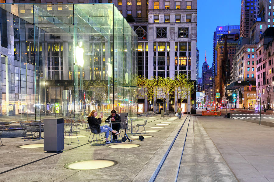 Apple Store 5th Ave, Nyc #1 Digital Art by Claudia Uripos