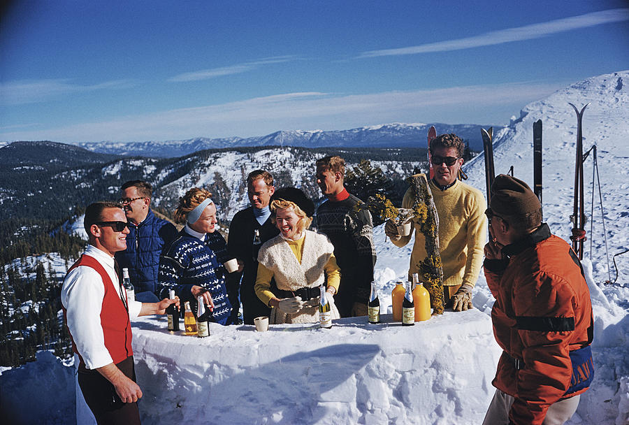 Sports Photograph - Apres Ski by Slim Aarons