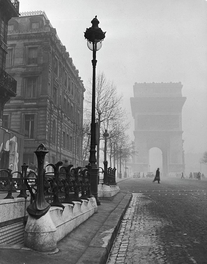 View Photograph - Arc de Triomphe by Ed Clark