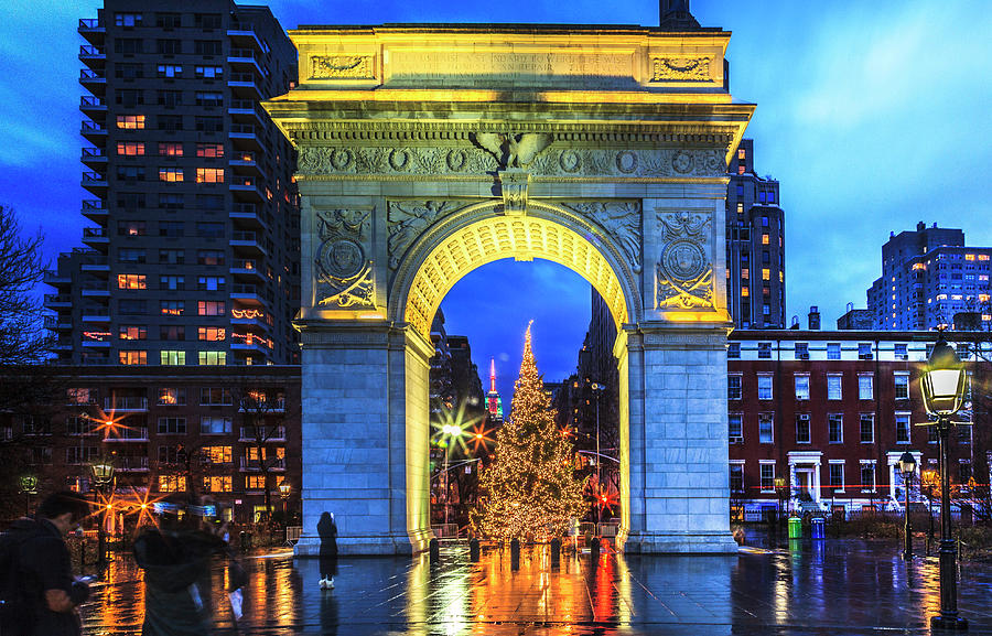 Arch At Washington Square Par, Nyc #1 Digital Art by Claudia Uripos