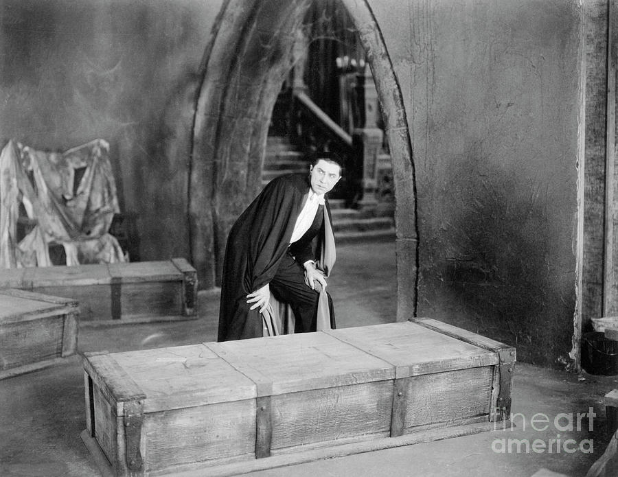 Bela Lugosi In The 1931 Film Dracula By Bettmann