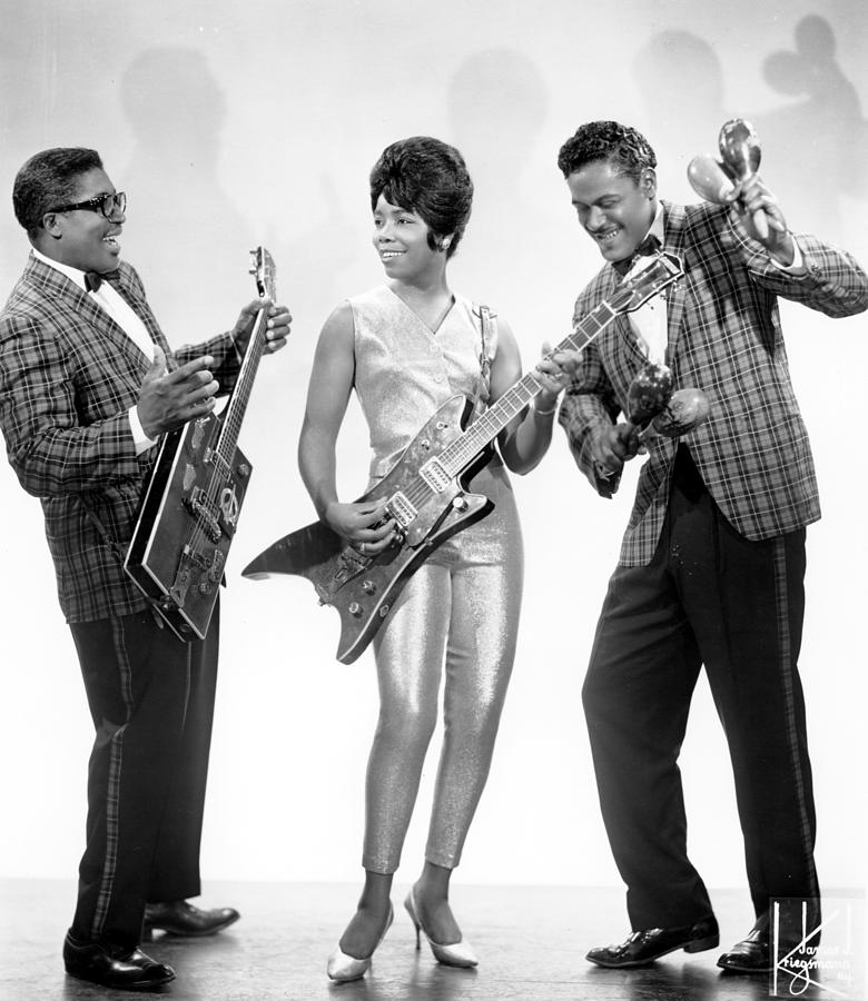 Bo Diddley With The Duchess & Jerome #1 Photograph by Michael Ochs Archives