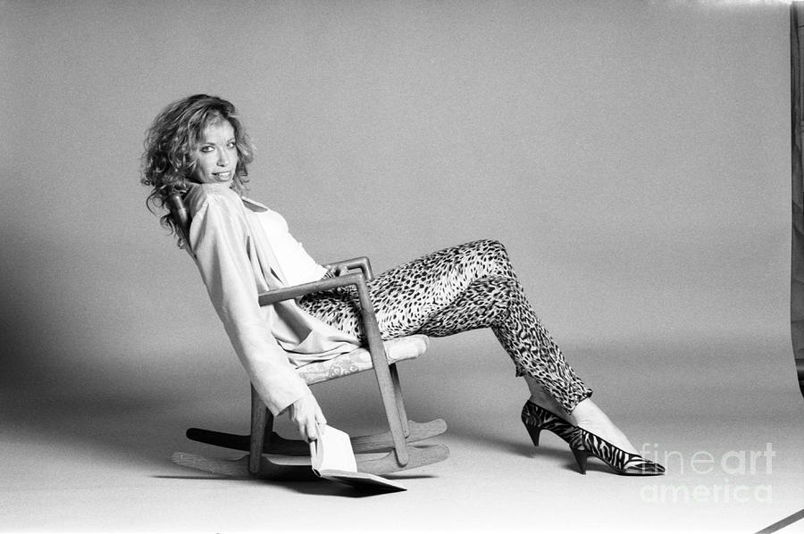 Carly Simon In Nyc #1 Photograph by The Estate Of David Gahr