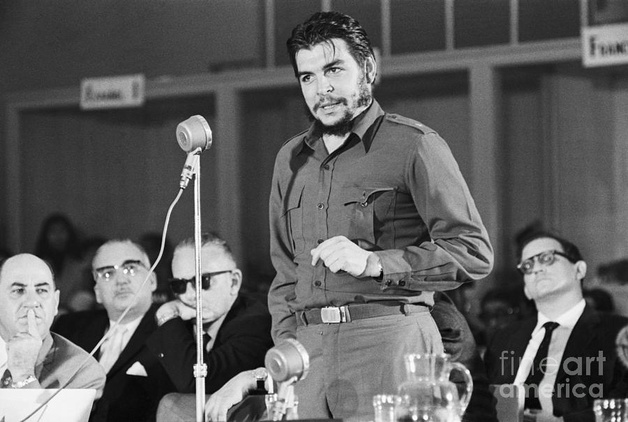 Che Guevara Speaking #1 Photograph by Bettmann