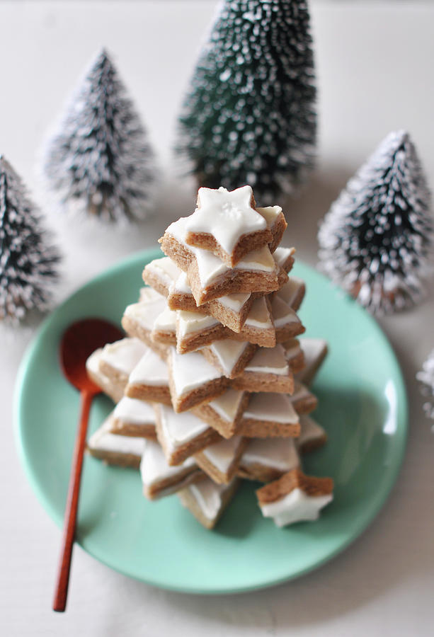 Cinnamon Star Biscuit Pyramid #1 Photograph by Steve_ho