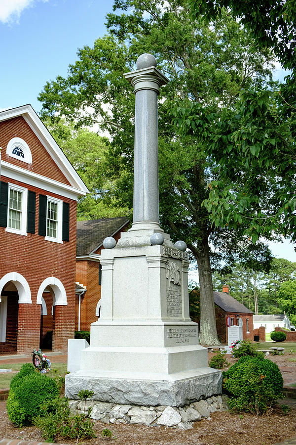 Confederate War Memorial, Middlesex County Courthouse, Virginia #2 Photograph by Mark Summerfield