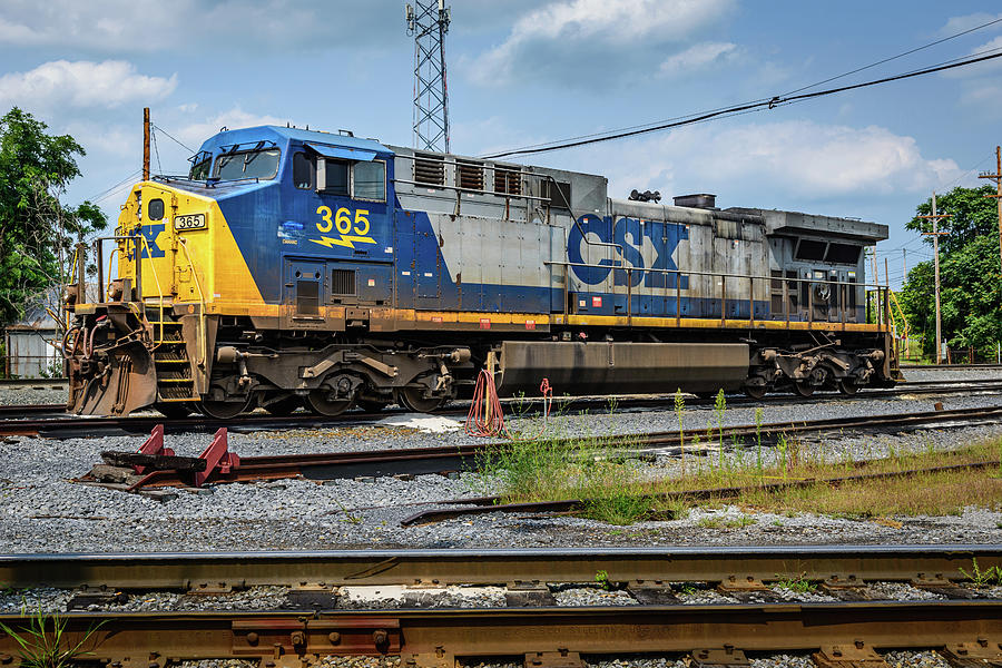 CSX GE CW44AC Locomotive No 365 Photograph by Mark Summerfield - Pixels