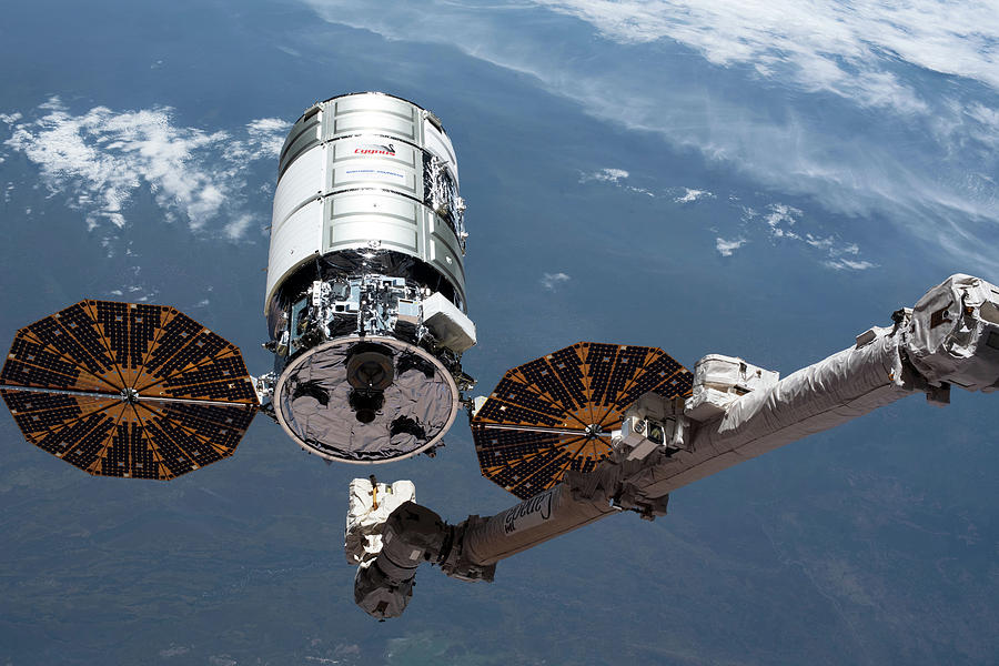 Cygnus Spacecraft Docks At The Iss #1 Photograph by Science Source