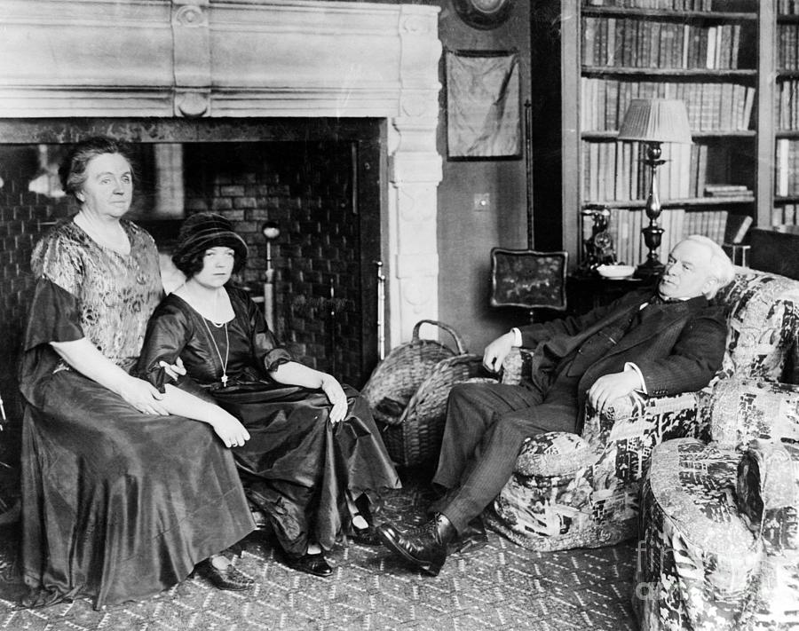 David Lloyd George And His Daughter #1 Photograph by Bettmann