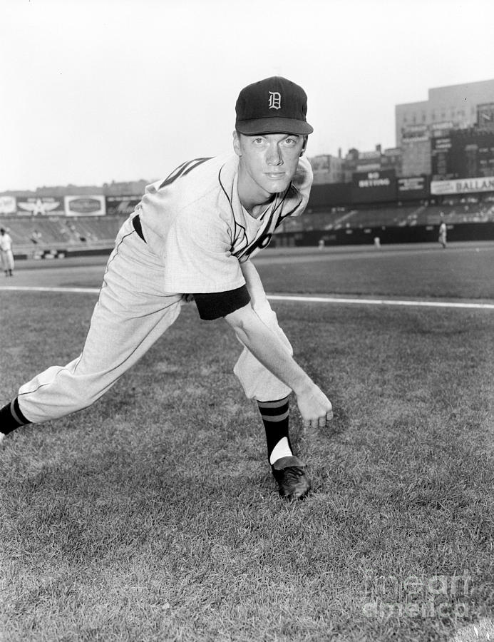 Detroit Tigers V New York Yankees Photograph by Kidwiler Collection Detroit Tigers V New York Yankees Photograph by Kidwiler Collection