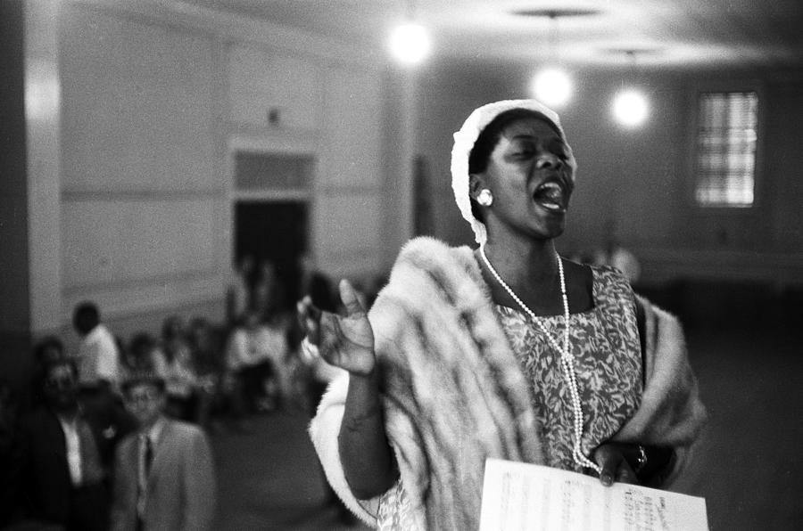 Dinah Washington Sings At A Church #1 Photograph by Michael Ochs Archives