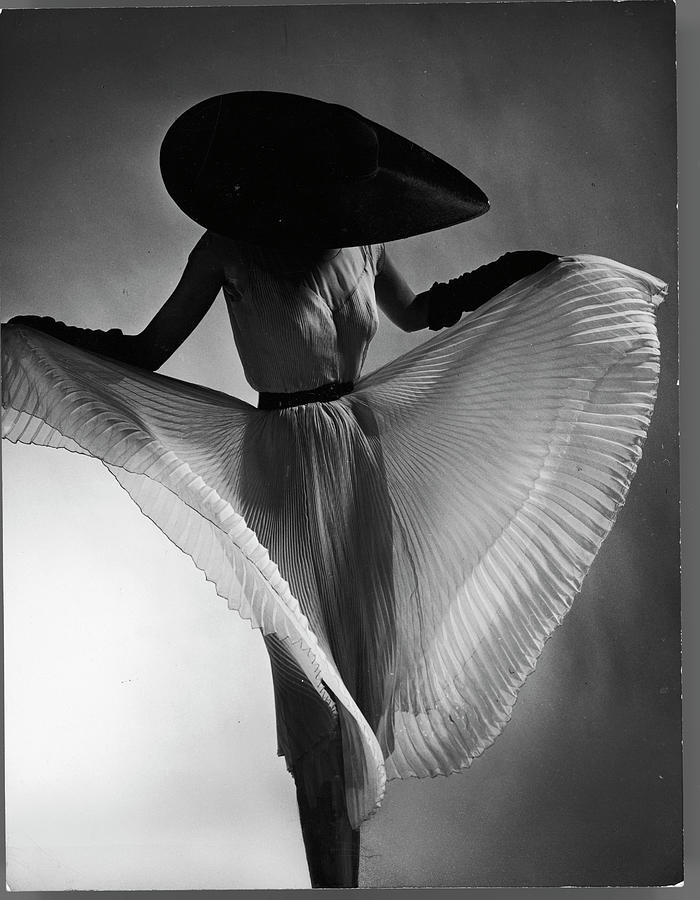 Hat Photograph - Dorian Leigh Models A Hat #1 by Gjon Mili