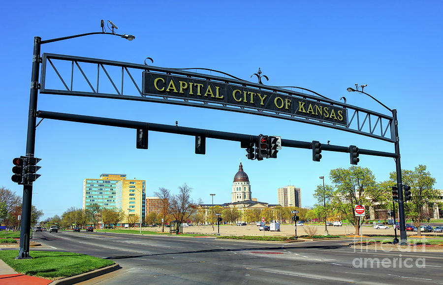 1-downtown-topeka-kansas-denis-tangney-jr.jpg