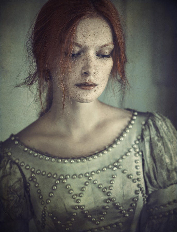 Portrait Photograph - Edhilvarel #1 by Magdalena Russocka