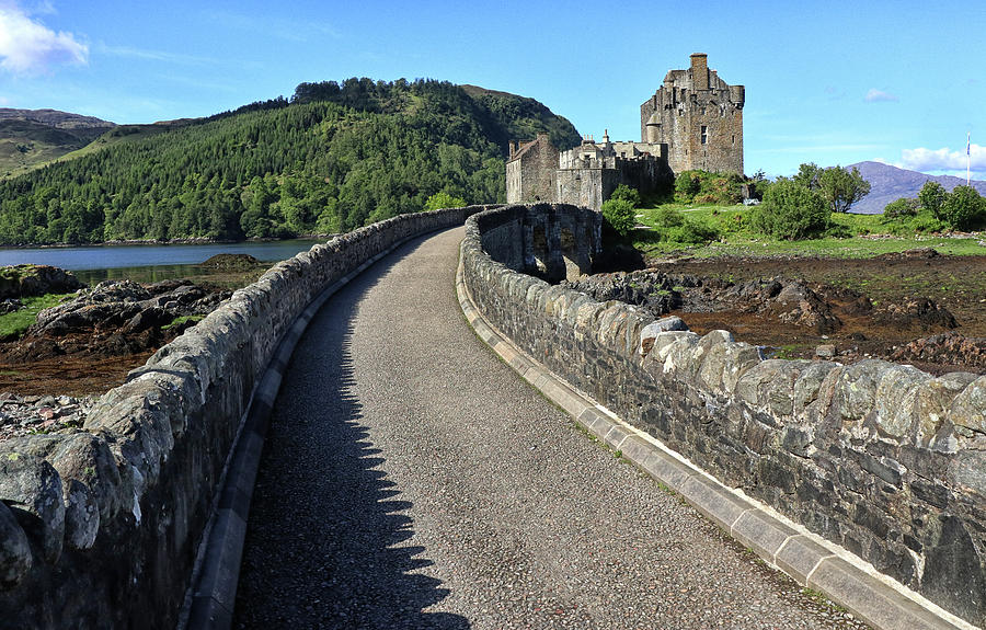 Eilean Donan Castle Photograph by Dave Mills - Fine Art America