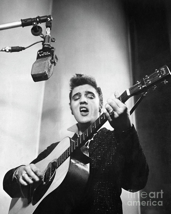 Elvis Presley Photograph - Elvis Presley Performing In The Studio #1 by Bettmann