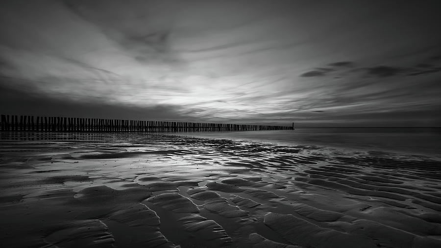 Black And White Photograph - Endless #1 by Dominic Schroeyers