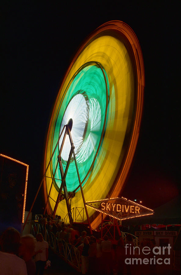 Ferris Wheel In Motion #1 Photograph by Bettmann