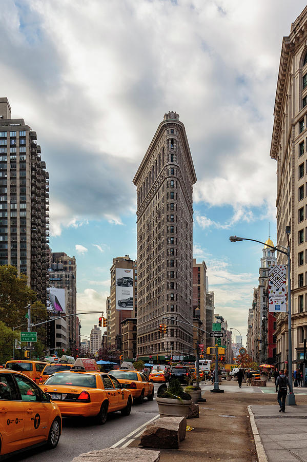 Flatiron Building, New York City, Usa Photograph by Ken Welsh - Pixels